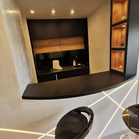 Brend New Luxurious Apartment In Downtown With Free Parking Novi Sad Exterior photo