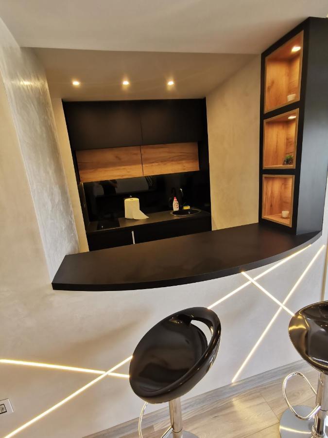 Brend New Luxurious In Downtown With Free Parking * Novi Sad
