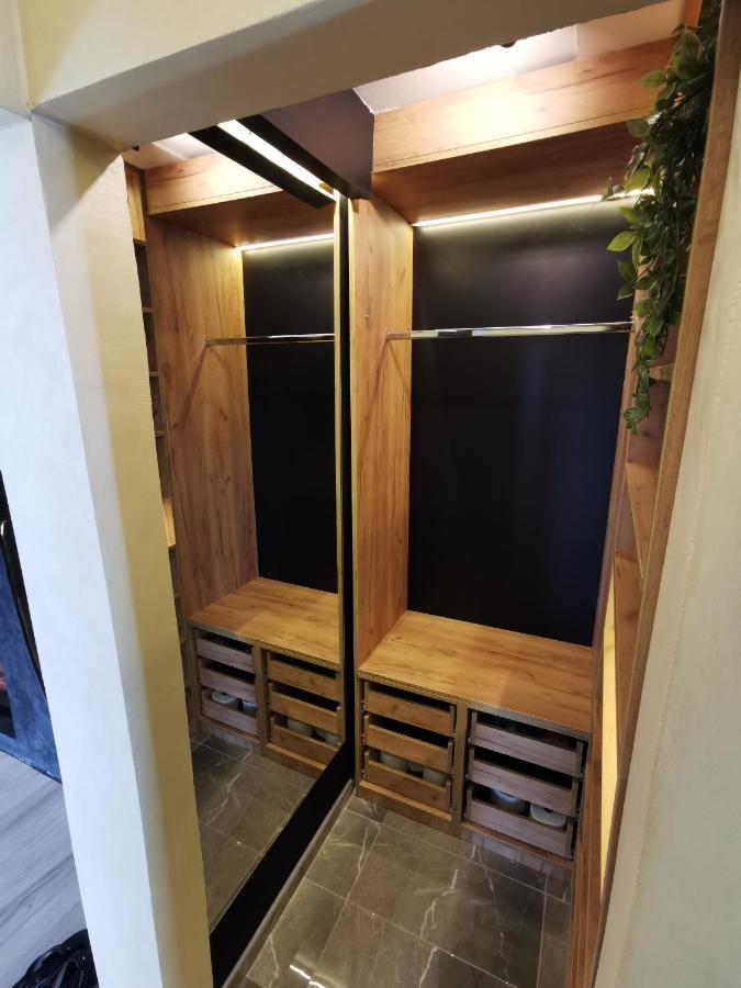 Brend New Luxurious In Downtown With Free Parking *