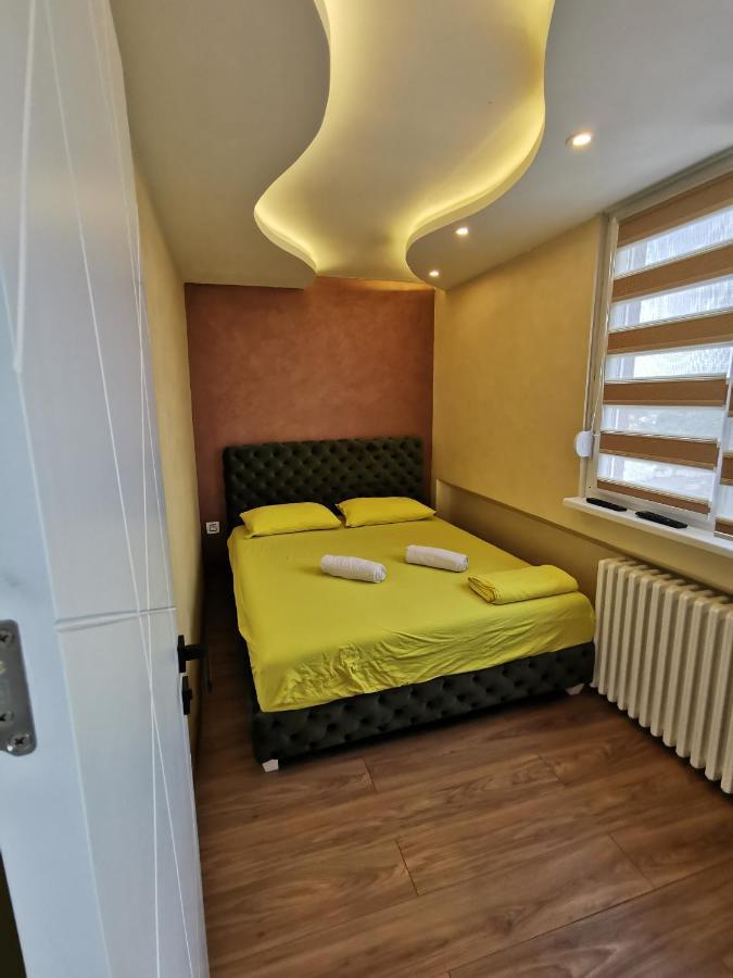 Brend New Luxurious In Downtown With Free Parking Apartment